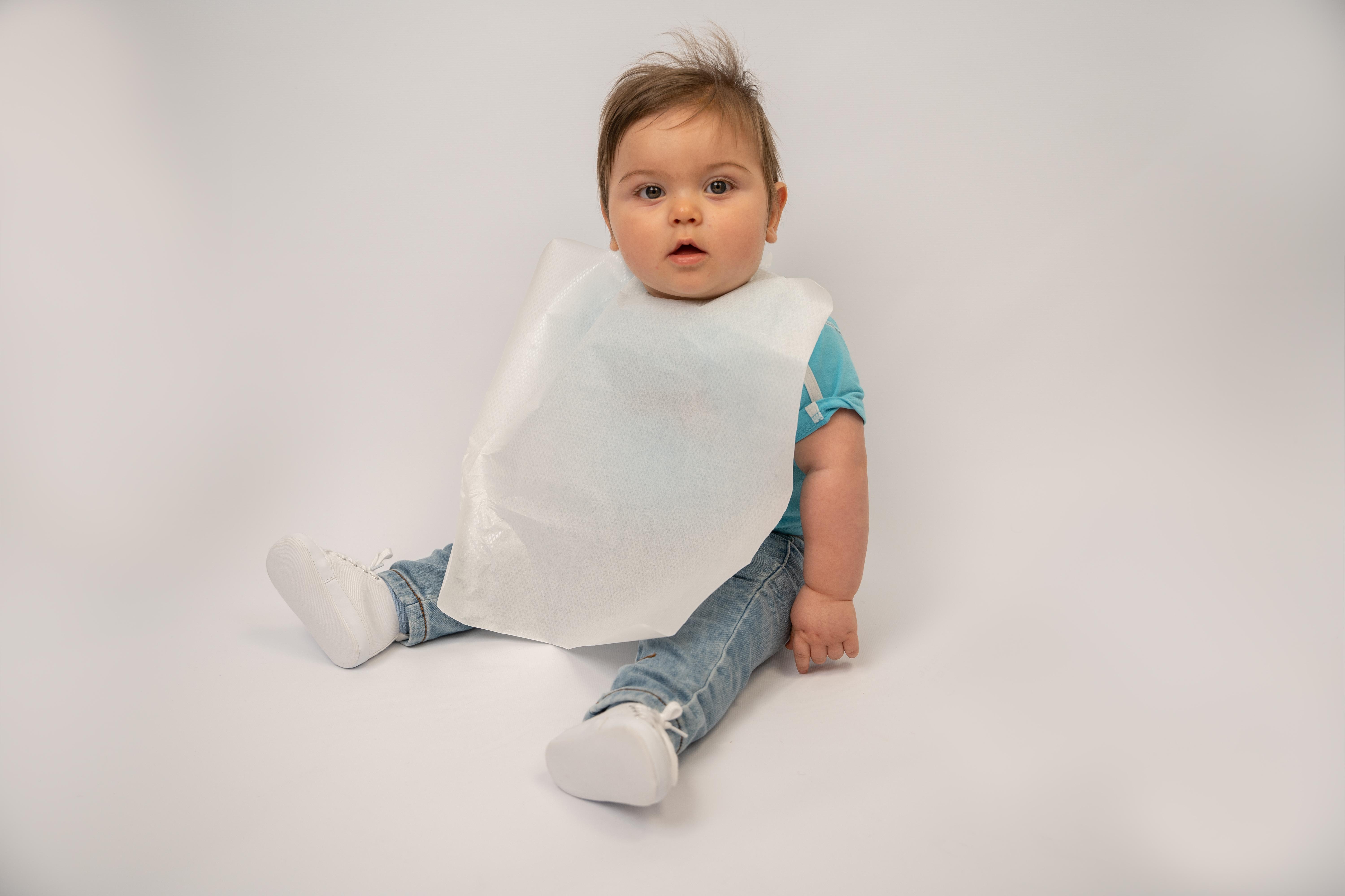 Tissue + PE bib for child 